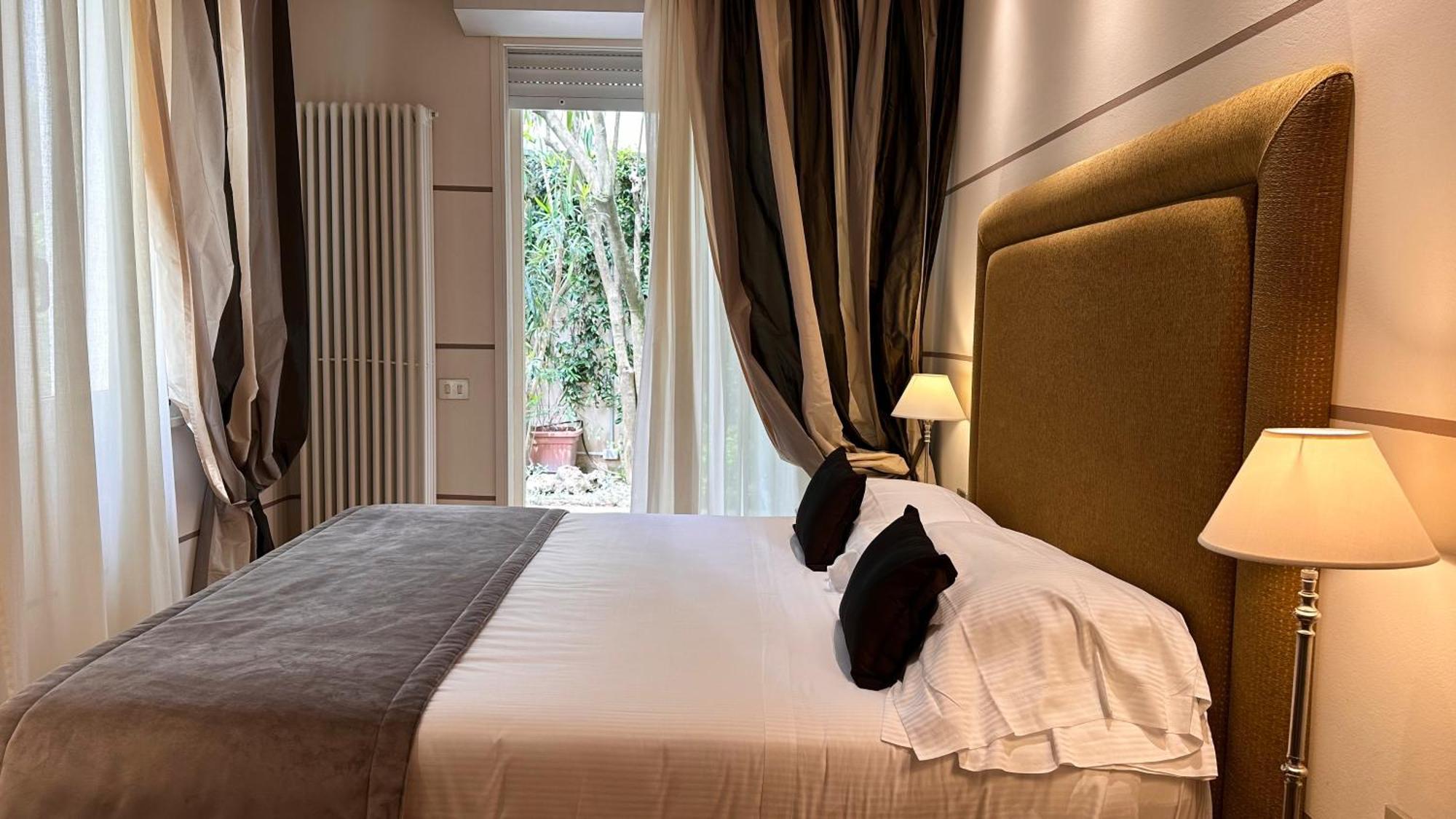 Residence Lungomare - Charming Apartments Riccione Exterior foto