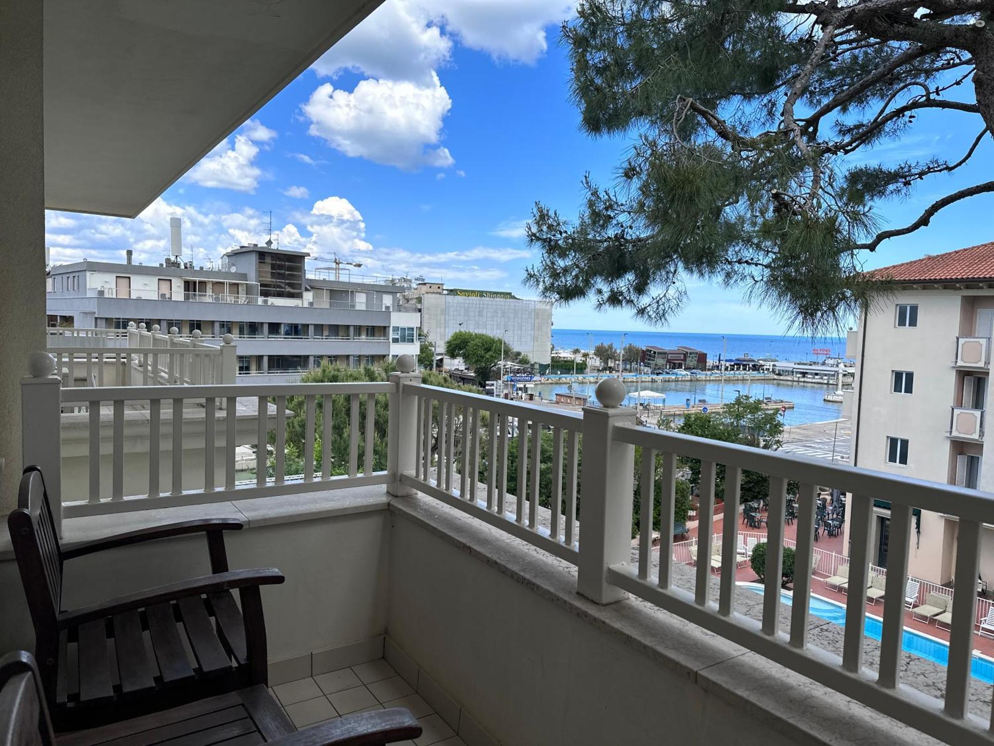 Residence Lungomare - Charming Apartments Riccione Exterior foto
