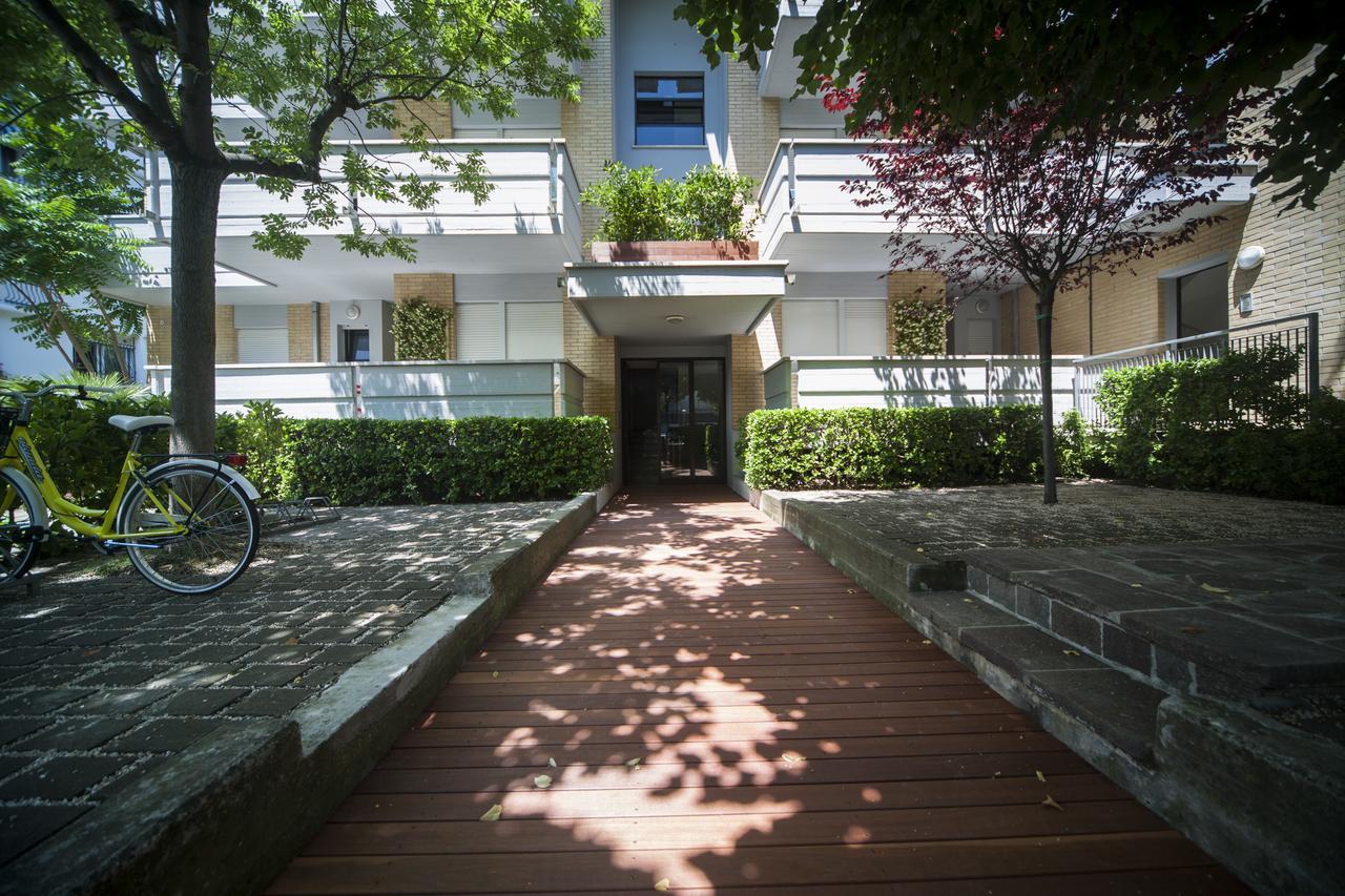 Residence Lungomare - Charming Apartments Riccione Exterior foto